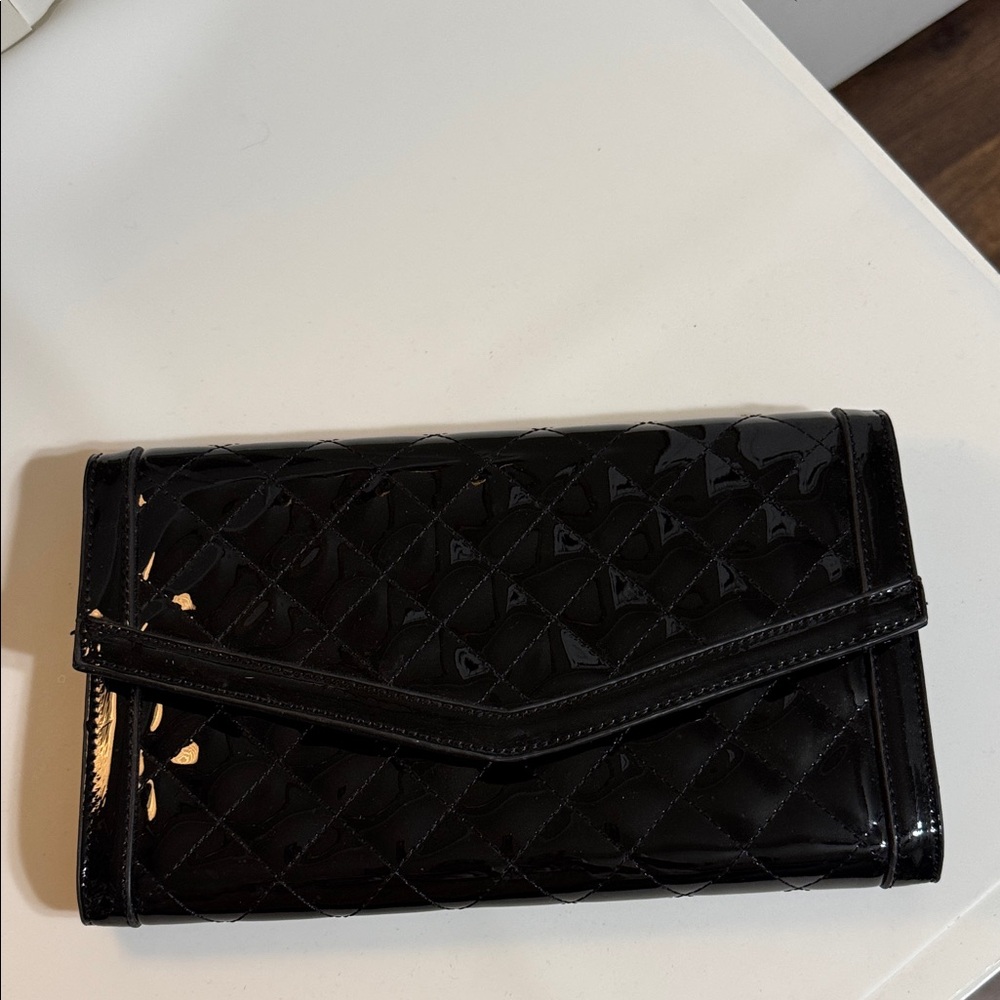 Urban Expressions Vegan Glossy Black Quilted Clutch Gold Snack Chain Strap